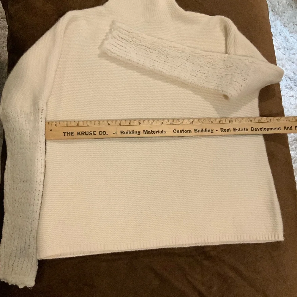 Sundance White L Turtleneck sweater Alpine Resortwear Coastal Minimalist Travel